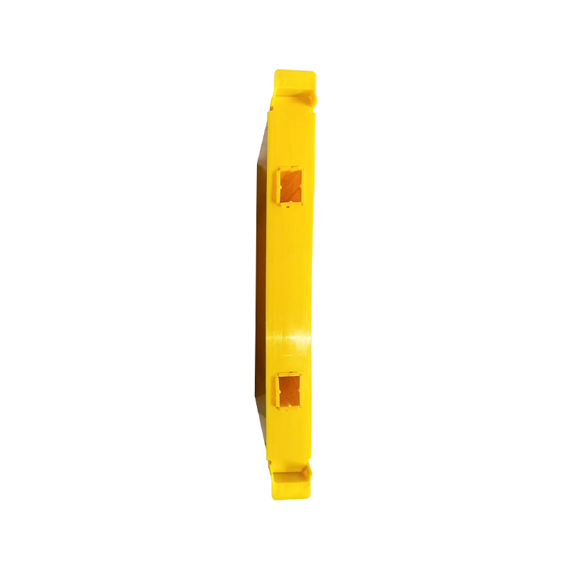 Plastic Feeder