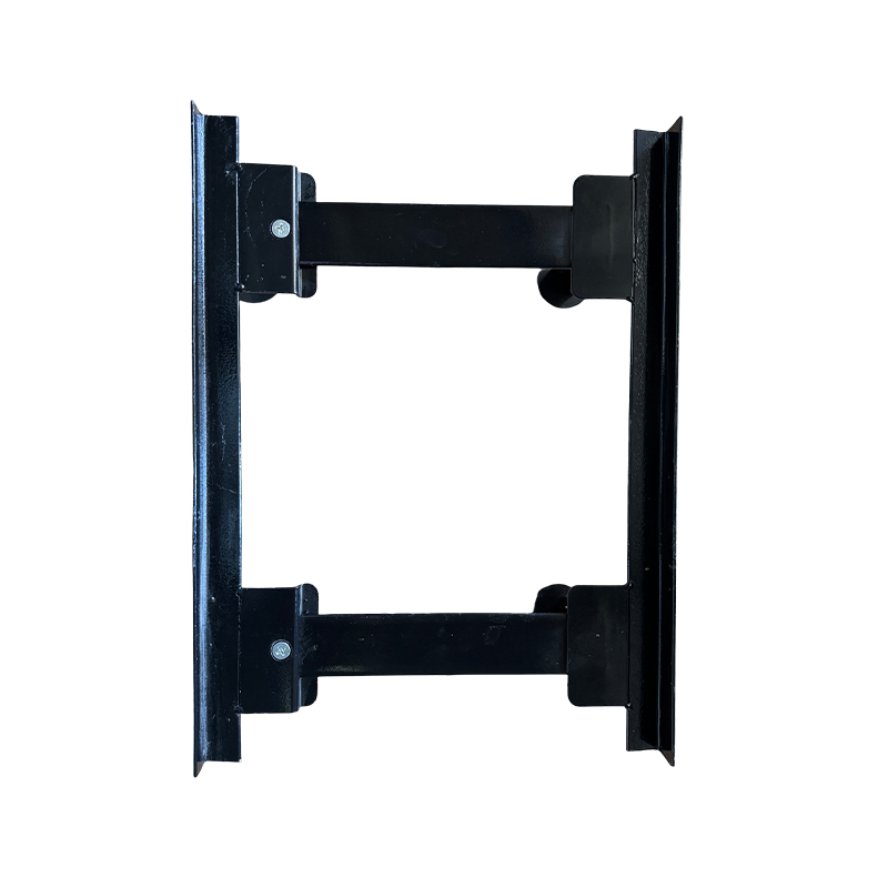 How does the lightweight design of a stainless steel beekeeping equipment beehive stand balance load-bearing requirements?